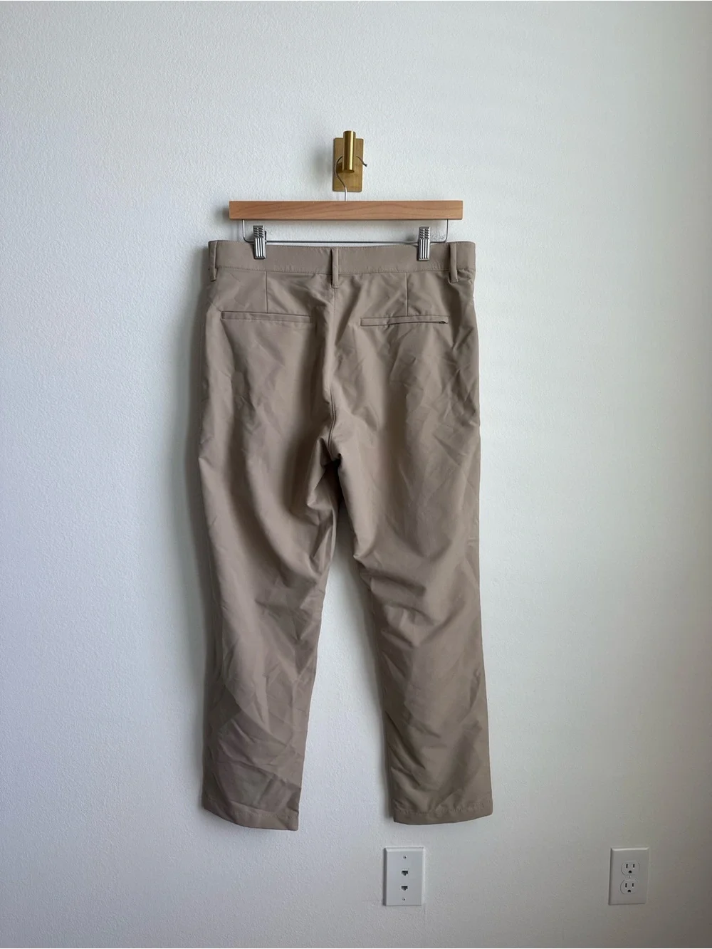 Banana Republic Men’s Performance Pants Beige Khaki 32x29 Stretch Chino
